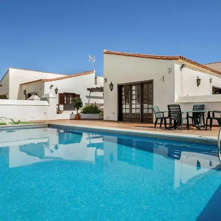 Exclusively Located Golf With Heated Pool Villa *